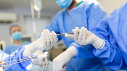 Specjaliści z UCK w Gdańsku wykonali zabiegi rekonstrukcji żuchwy u pacjentów z nowotworami