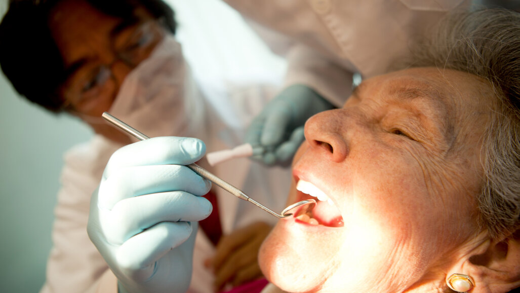 “Samenwerking tussen tandarts en specialist ouderengeneeskunde kan beter”
