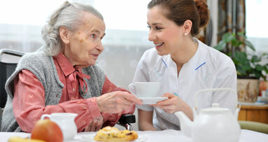 Sugar and lack of dental care cause poor oral health of nursing home patients