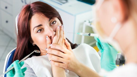 Estudo relaciona engasgo com ansiedade durante tratamento odontológico