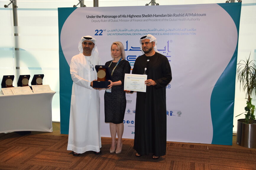 The AEEDC Dubai Excellence in Clinical Equipment Award was given to Dentsply Sirona. This award commemorates the dental clinic product/equipment that is a revolutionary breakthrough in the professional oral care, or has achieved groundbreaking improvement to an existing product. (Photograph: Monique Mehler, DTI)