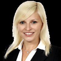 Frau Nadine Börner