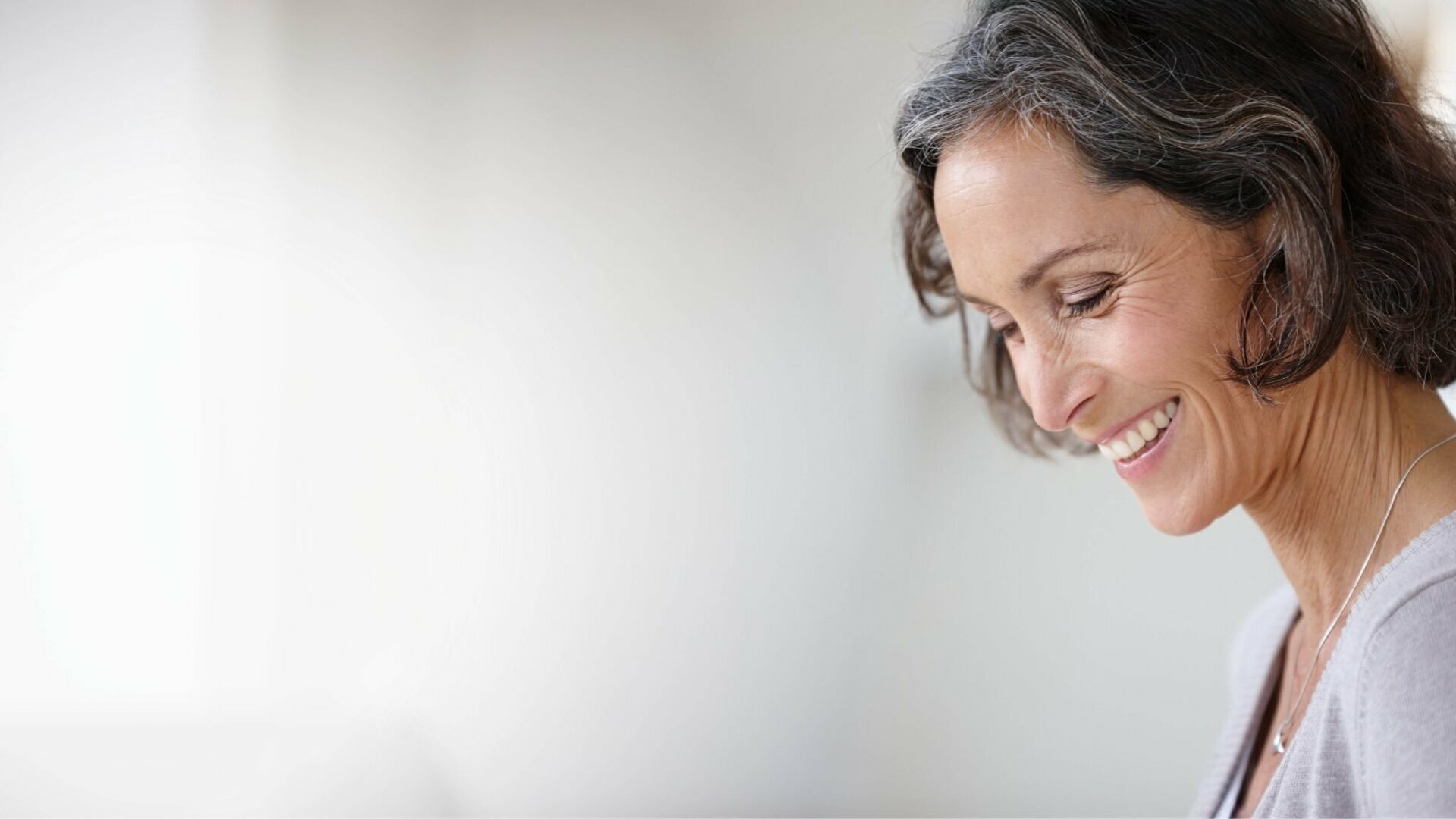 Kvinde kend din mund - Overgangsalderens indflydelse på  kvindens mundsundhed