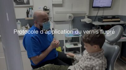 Protocole d'application d'un vernis fluoré chez l'enfant