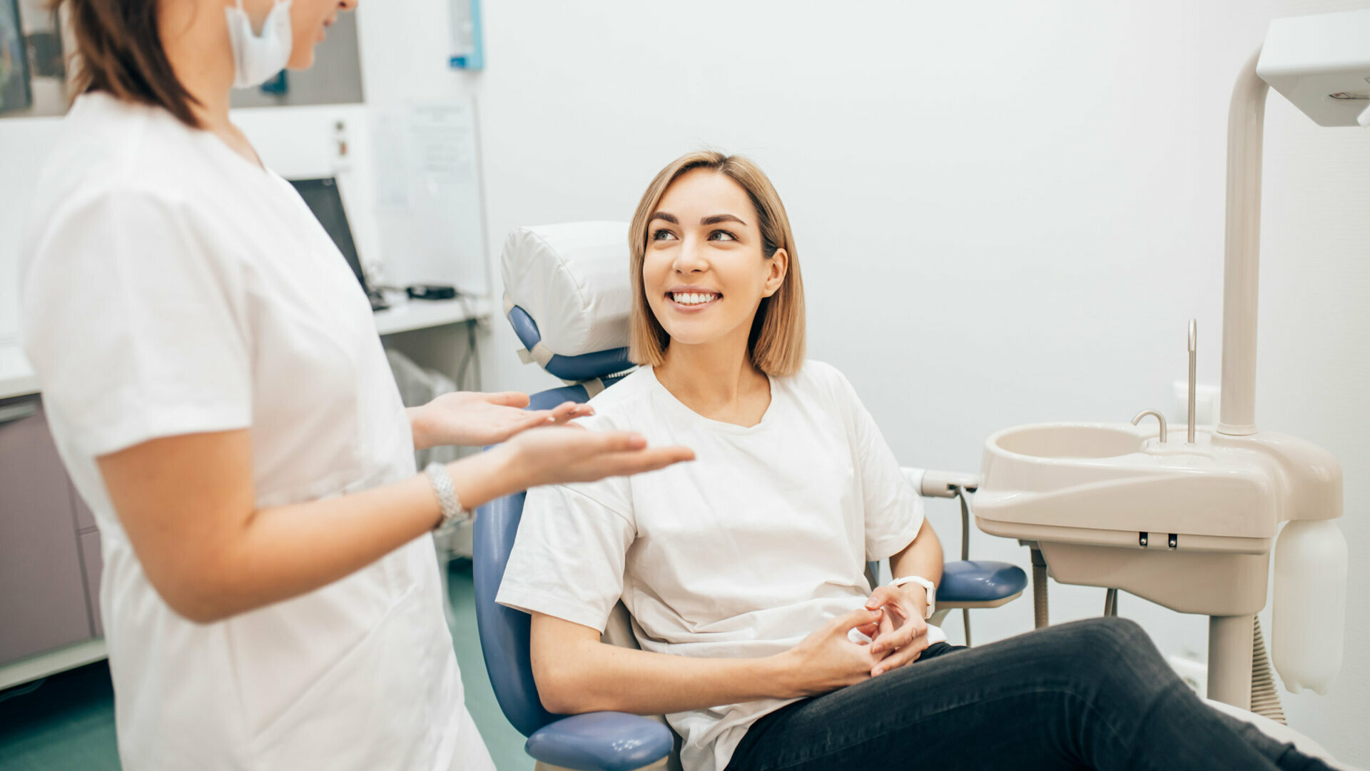 Molecole antibatteriche e cambiamento comportamentale nella gestione dei tessuti molli 