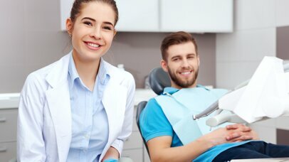 Uprawnienia i obowiązki asystentki i higienistki stomatologicznej w świetle prawa.